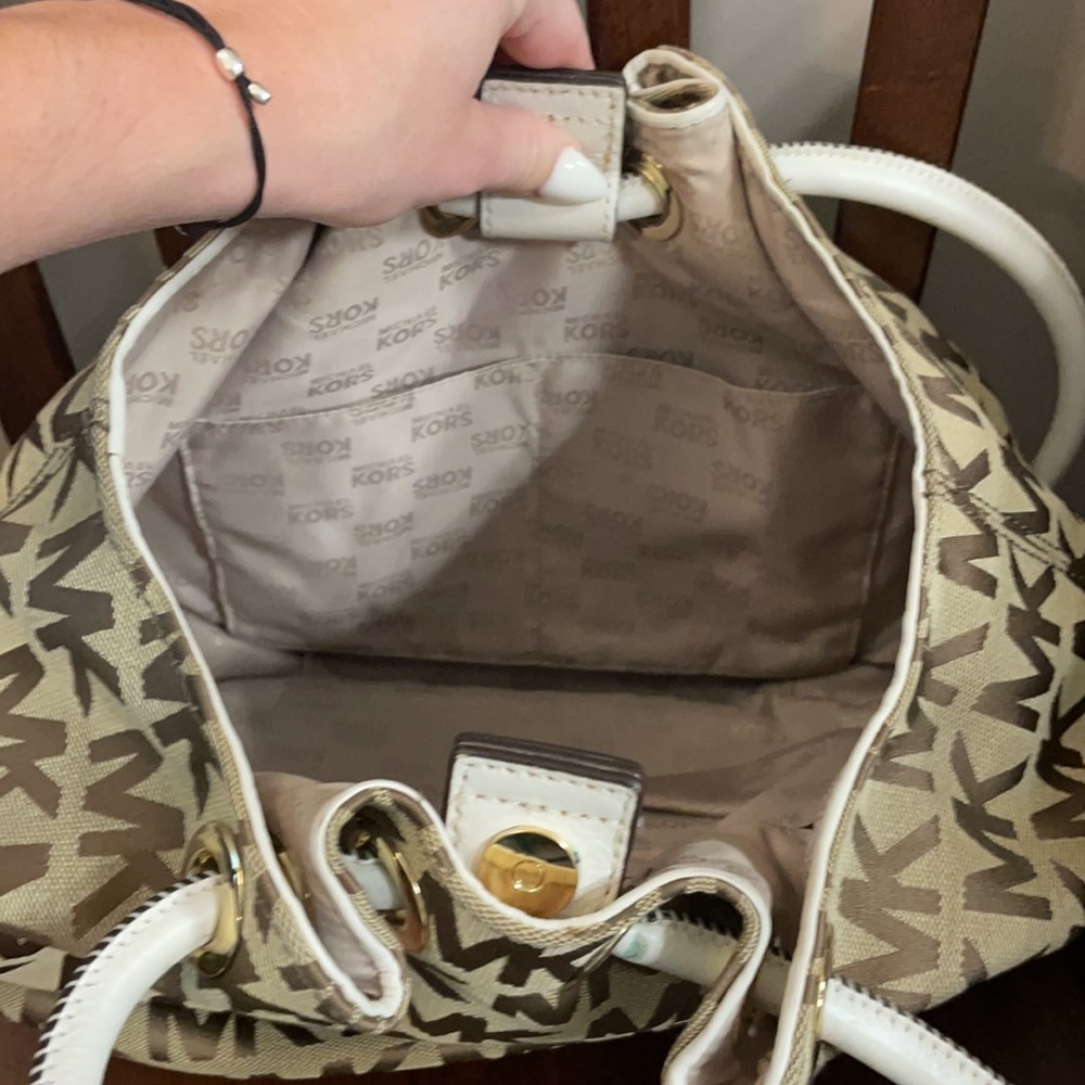 Michale Kors purse - Picture 5 of 5